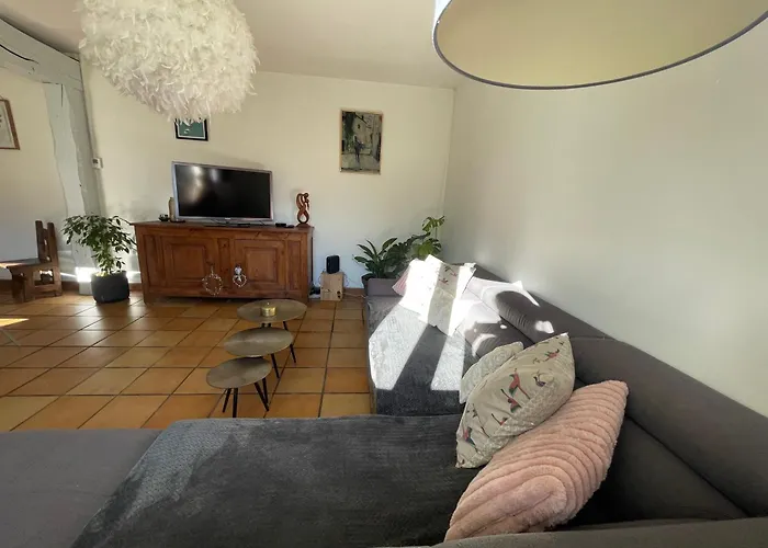 بيت للعطل Le Saule